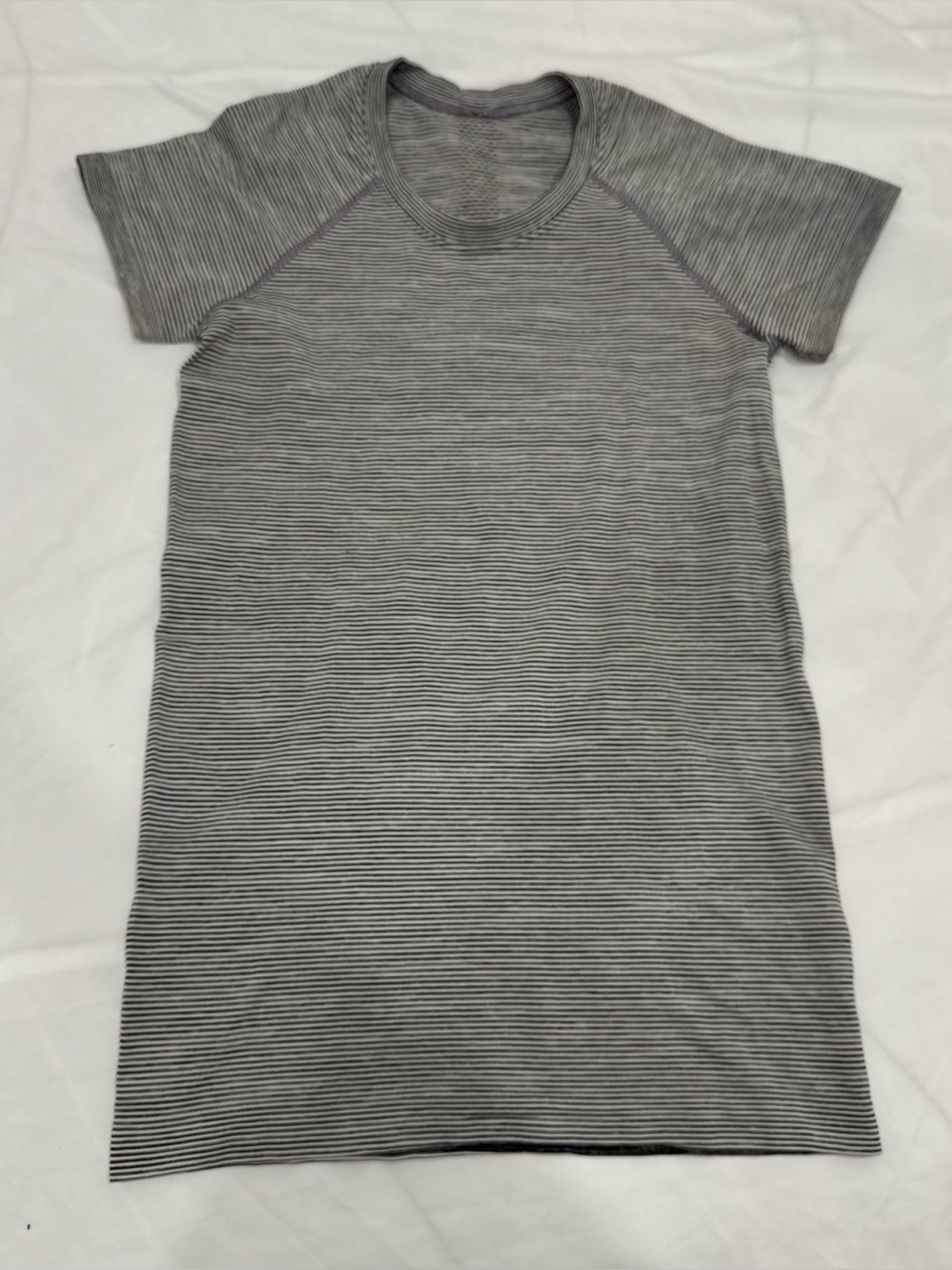 Lululemon Swiftly Tech 2.0 Short Sleeve Shirt Grey Black White Striped 6 Yoga